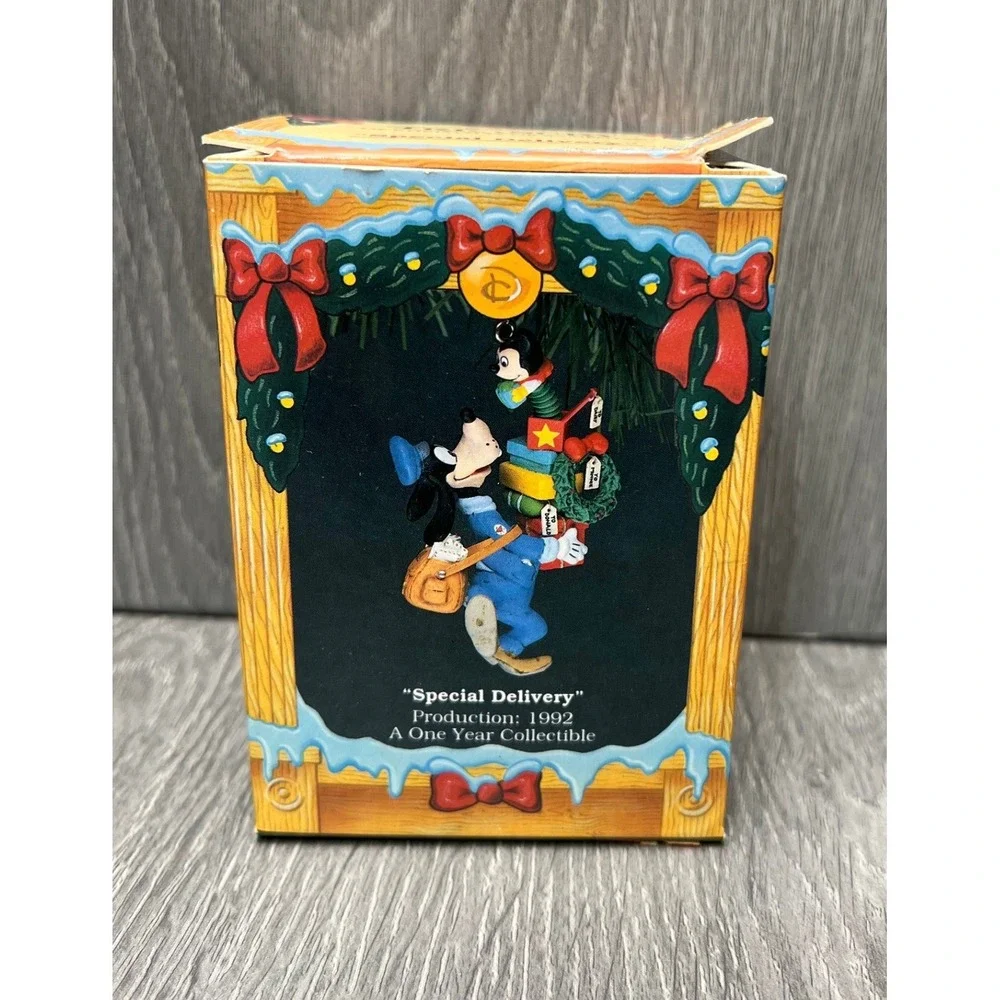 Enesco Disney Treasury Christmas Ornament Special Delivery Goofy Mickey 1992